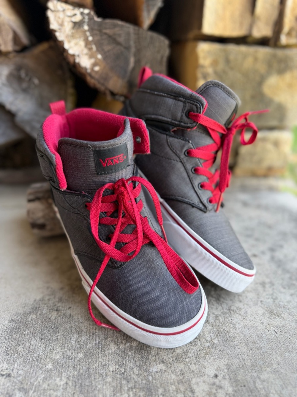 Vans Atwood Kids High-Top Sneakers‎ in Charcoal Grey & Red Sz-Youth 4.5.  Y